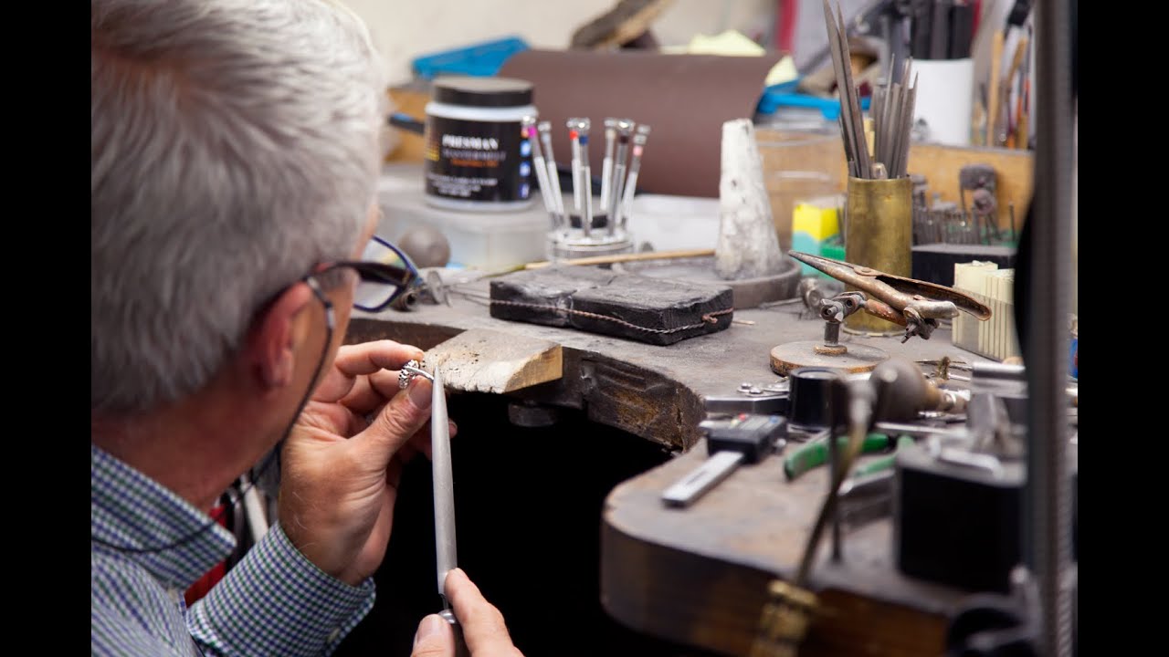 A jewellers bench lemel
